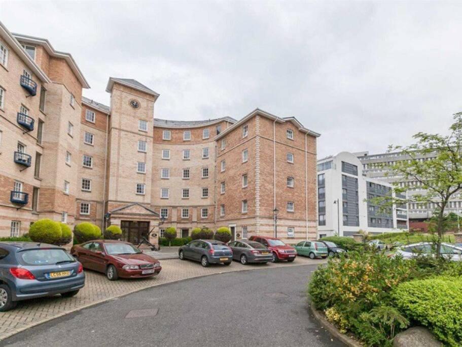 אדינבורו My Waterfront Apartment, Views Over Water Of Leith מראה חיצוני תמונה